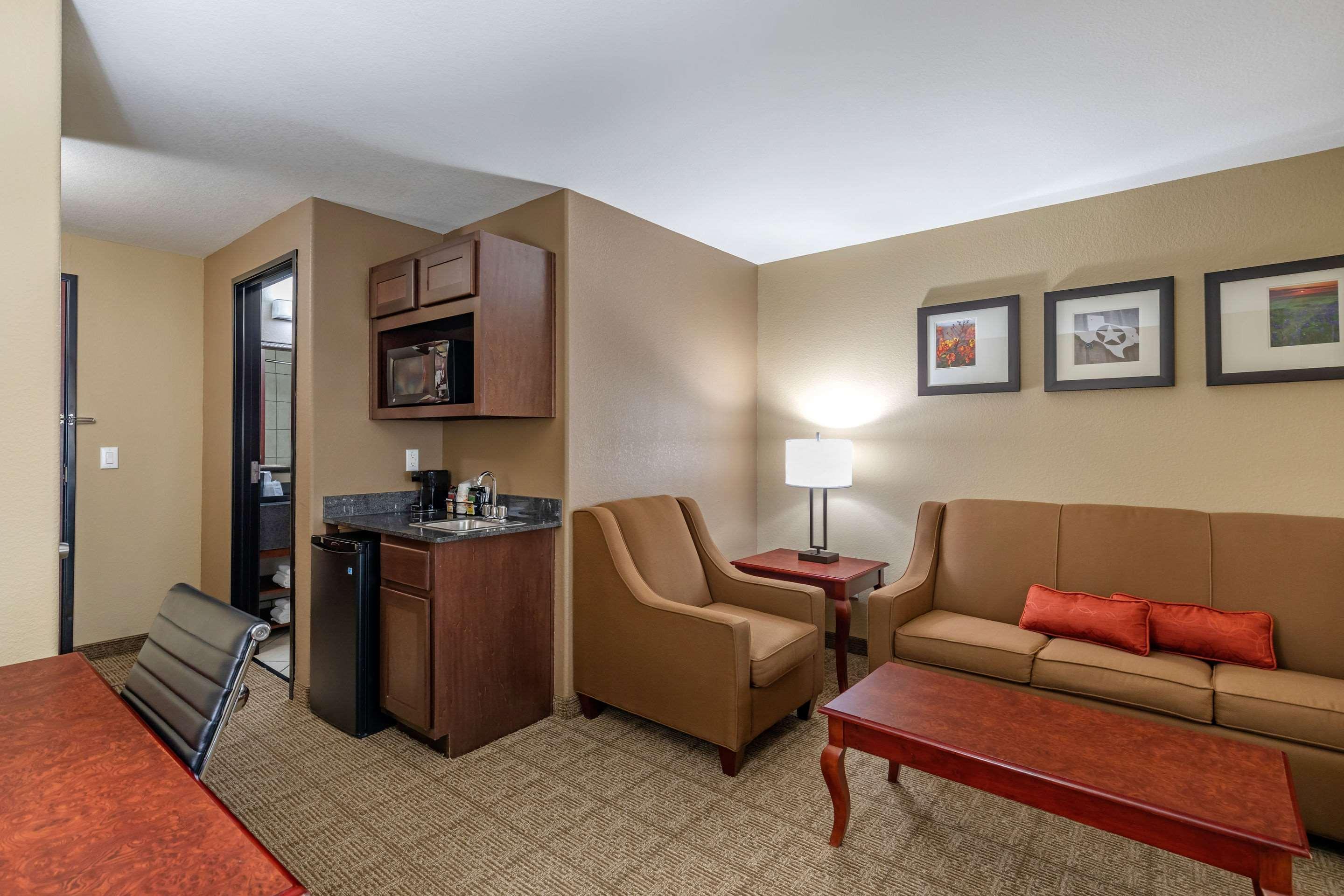 Comfort Suites Ennis Exterior foto